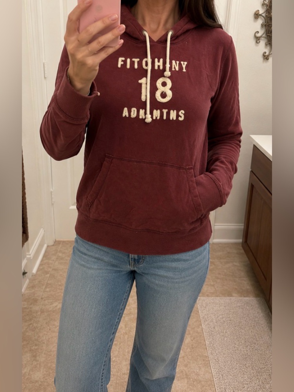 Abercrombie & Fitch Burgundy Graphic Hoodie – Women’s Large